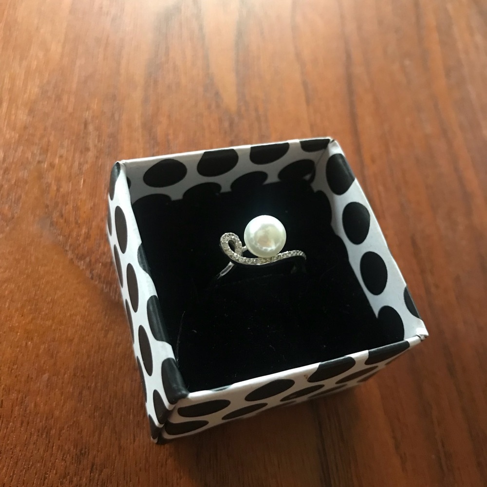 Silver and pearl ring